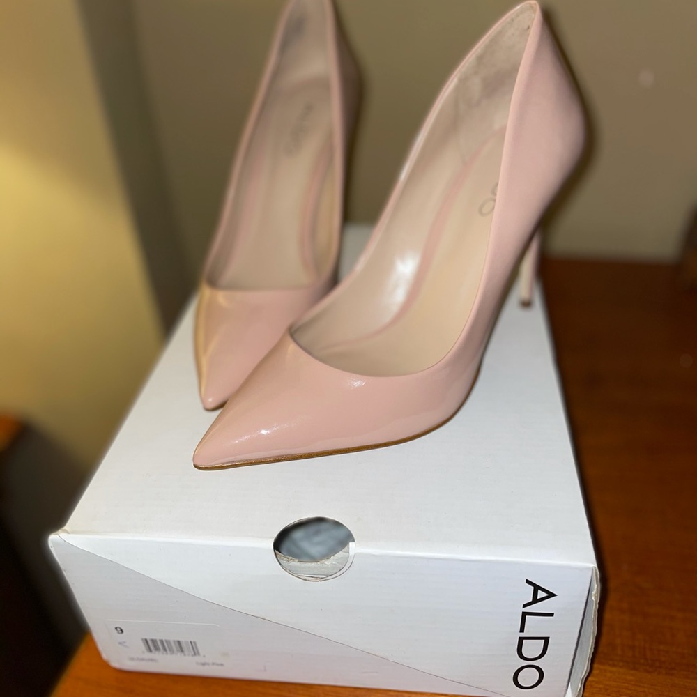 Light pink Aldo pumps